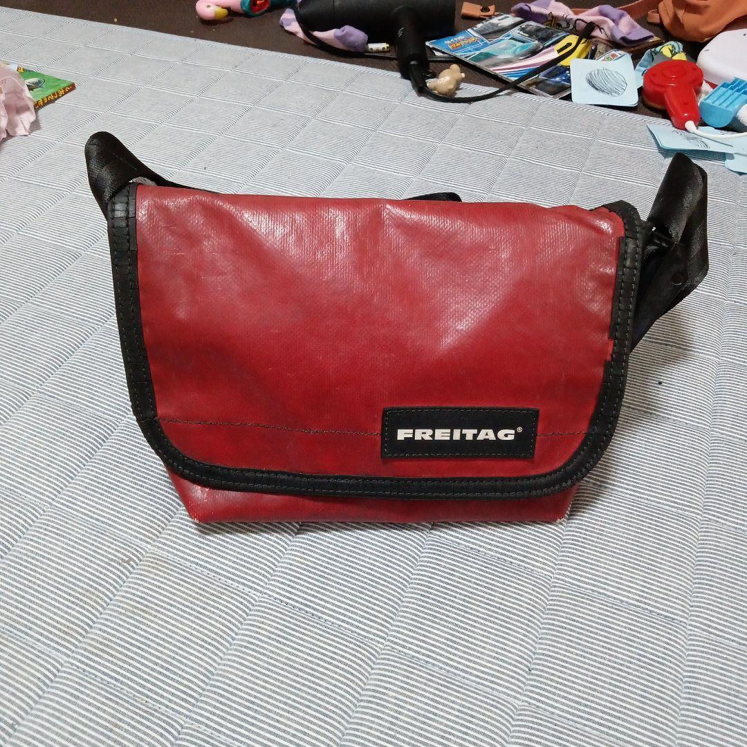 FREITAG 赤 メッセンジャーバッグ