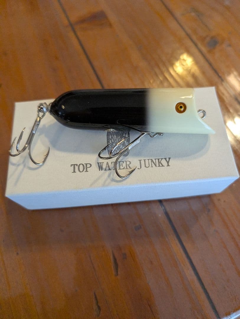TOP WATER JUNKY ルアー　アブサンスタッガー