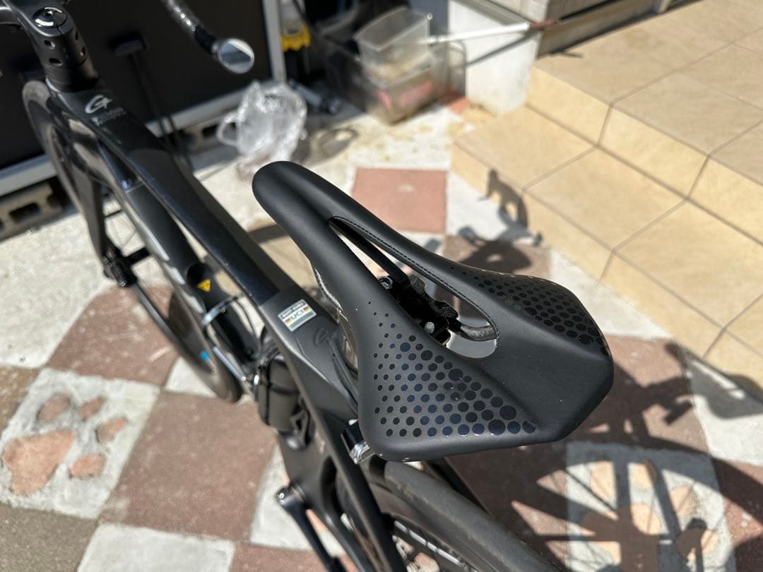 GUSTO DURO EVO DB SPORT ULTRA2024年式