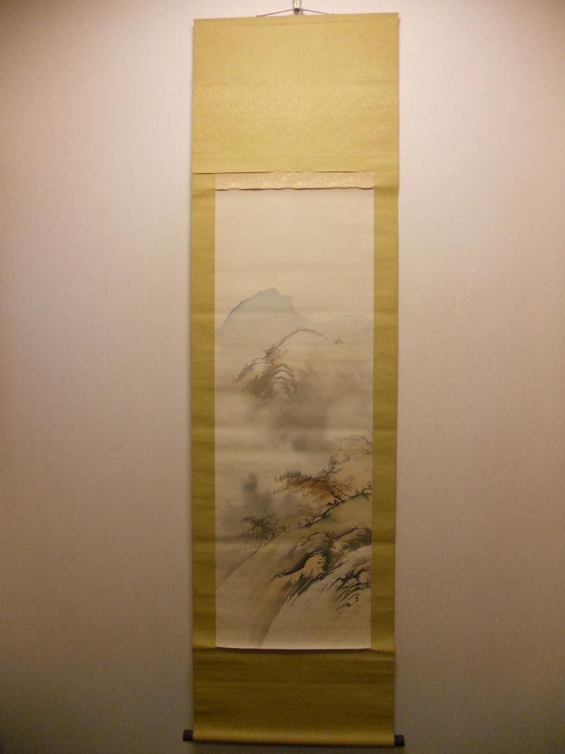 掛け軸 義正 作 『 秋景山水 』 絹本 希少 軸装 茶道具 掛軸 美品 です。