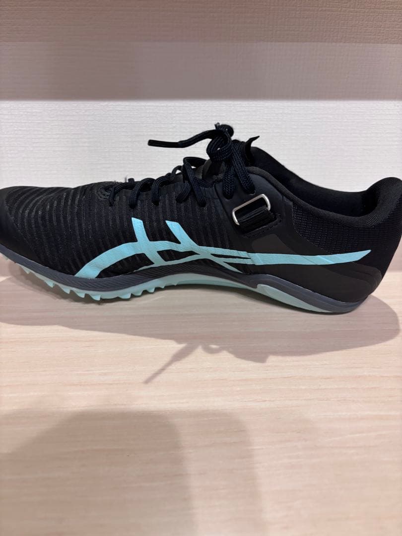 asics スパイクシューズ ブラック/ライトブルー　値下げしました〜