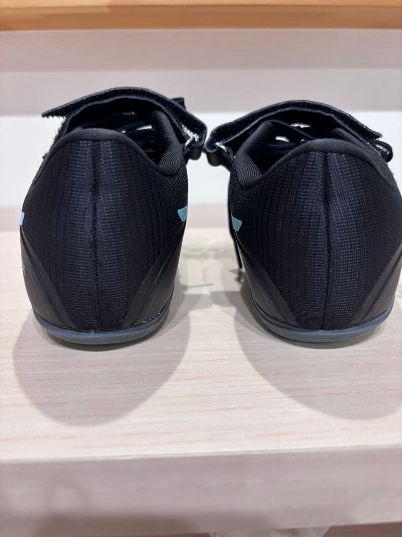 asics スパイクシューズ ブラック/ライトブルー　値下げしました〜