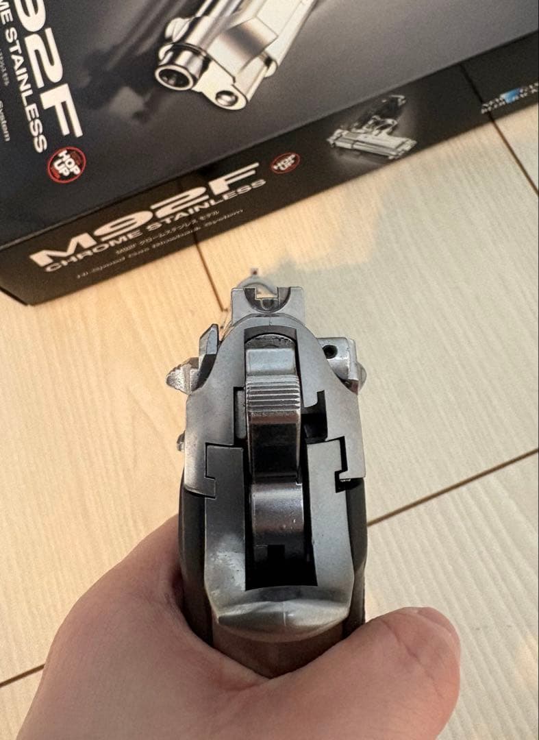 M92F クロームステンレス ガスガン
