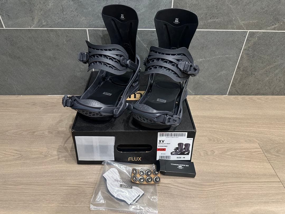 FLUX XV 25-26モデル　メタリックグレー M size 美品