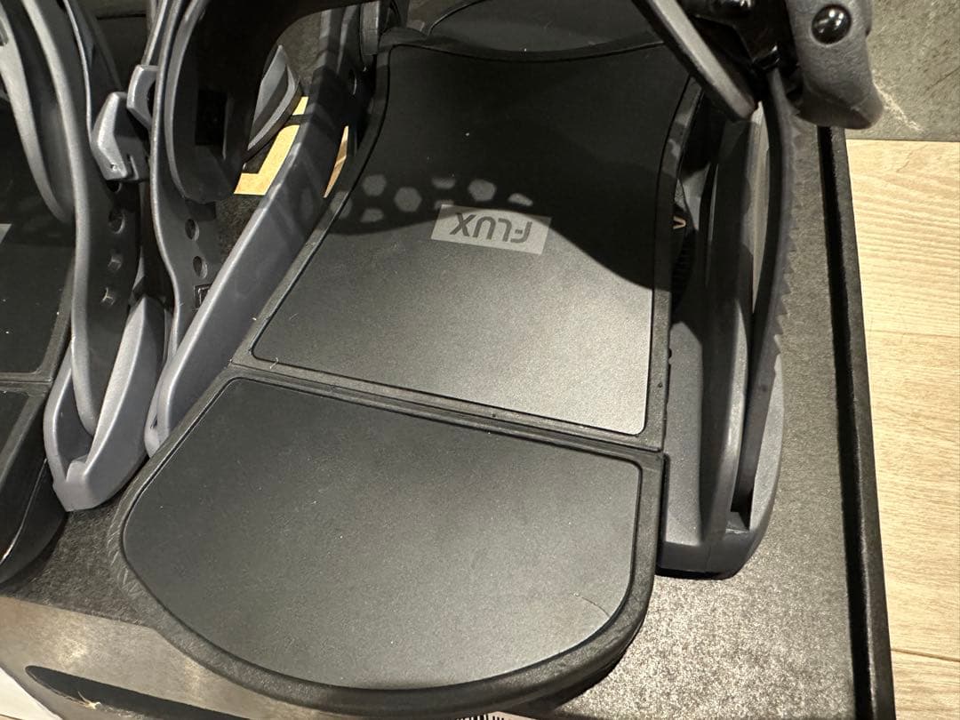 FLUX XV 25-26モデル　メタリックグレー M size 美品