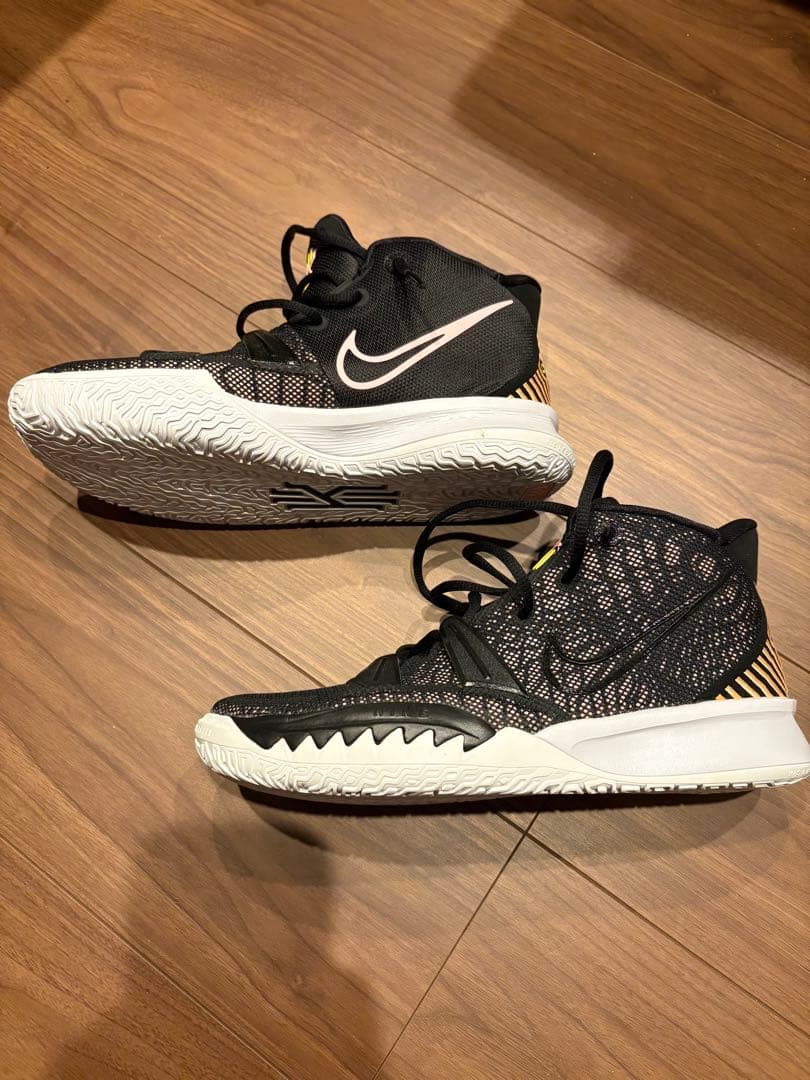 NIKE カイリー 7 'Ripple Effect'　ブラック