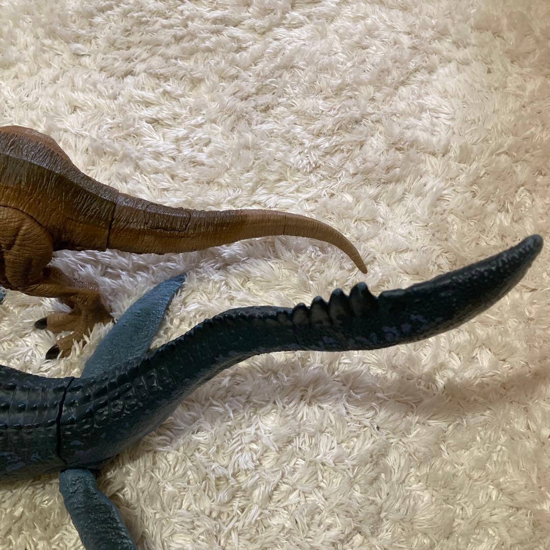 T レックス　モササウルス　セット