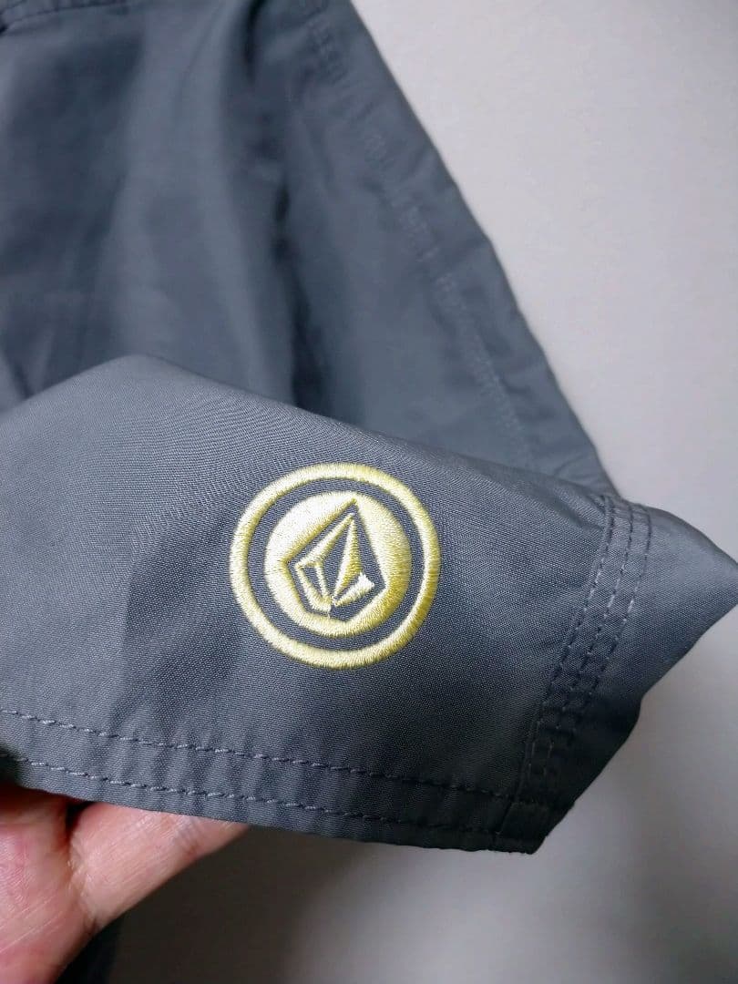 値下げ ☆ VOLCOM 水着 サーフパンツ 30 グレー