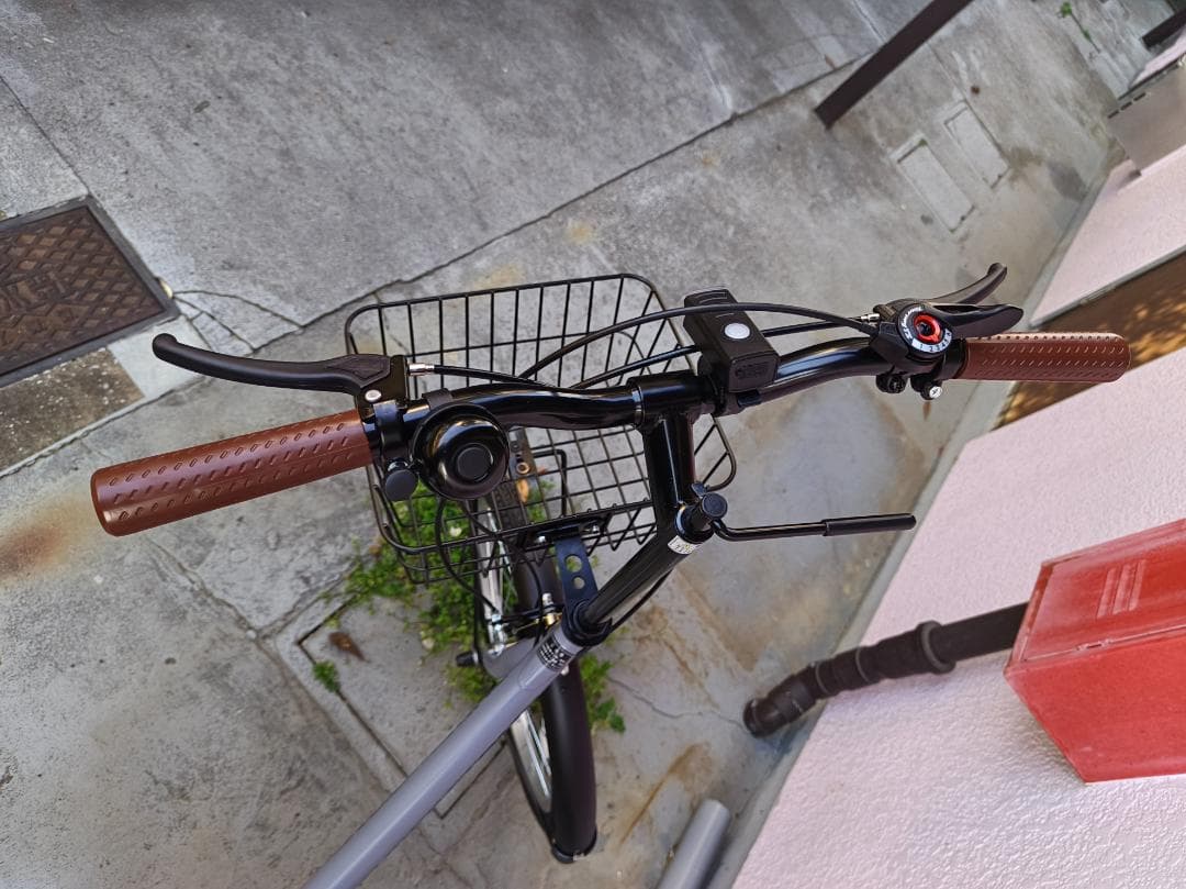 美品 THREE STONE 折りたたみ自転車 20インチ シマノ6段ギア