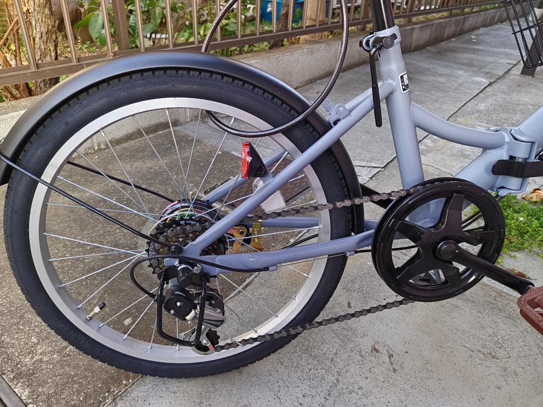 美品 THREE STONE 折りたたみ自転車 20インチ シマノ6段ギア