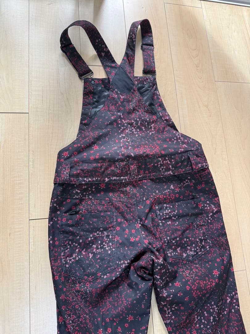 VOLCOM スノーボード オーバーオール 黒赤花柄