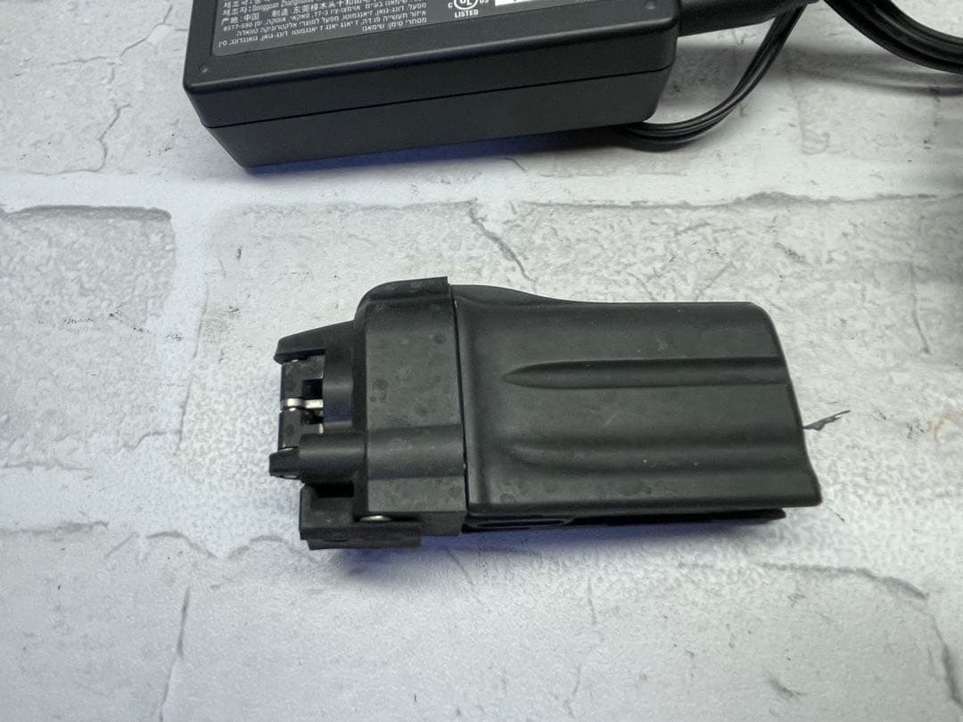 シマノ　di2 外装バッテリー　充電器