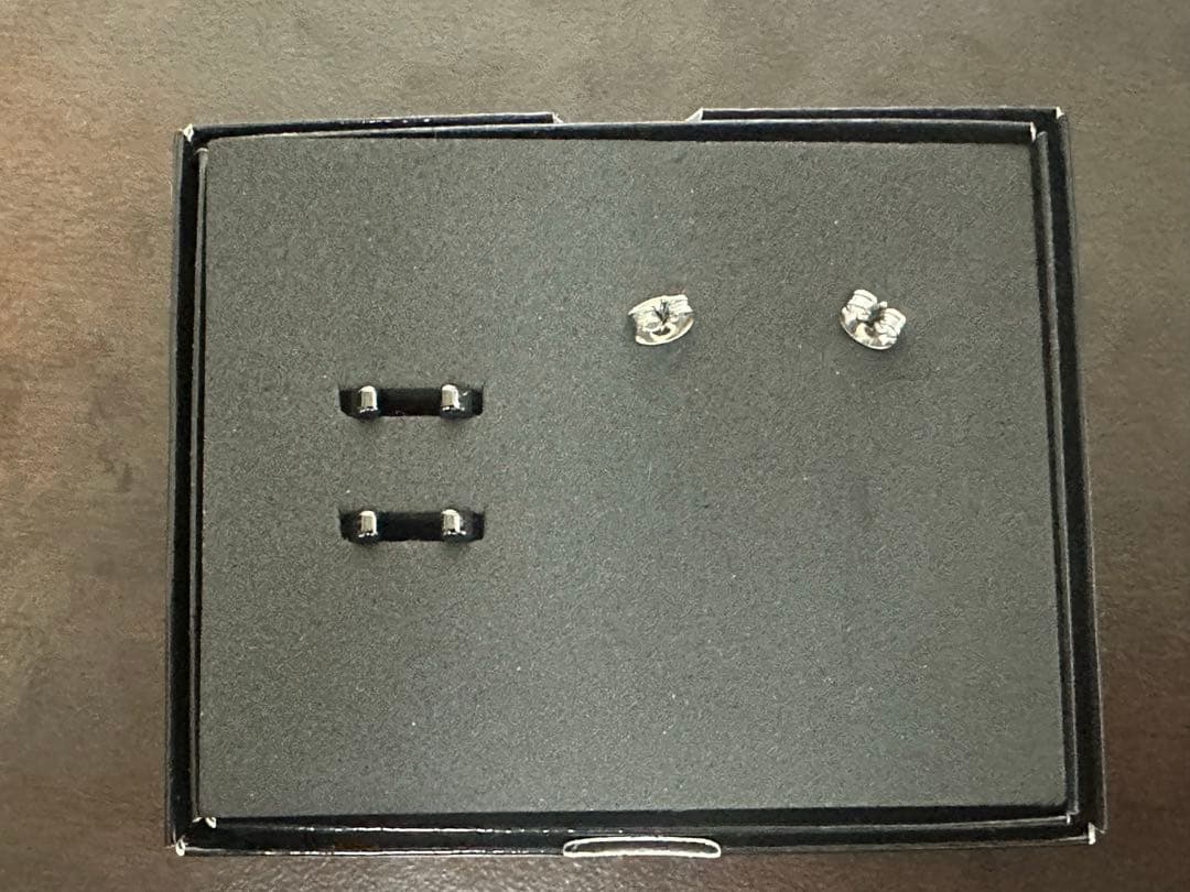 Ado ピアス