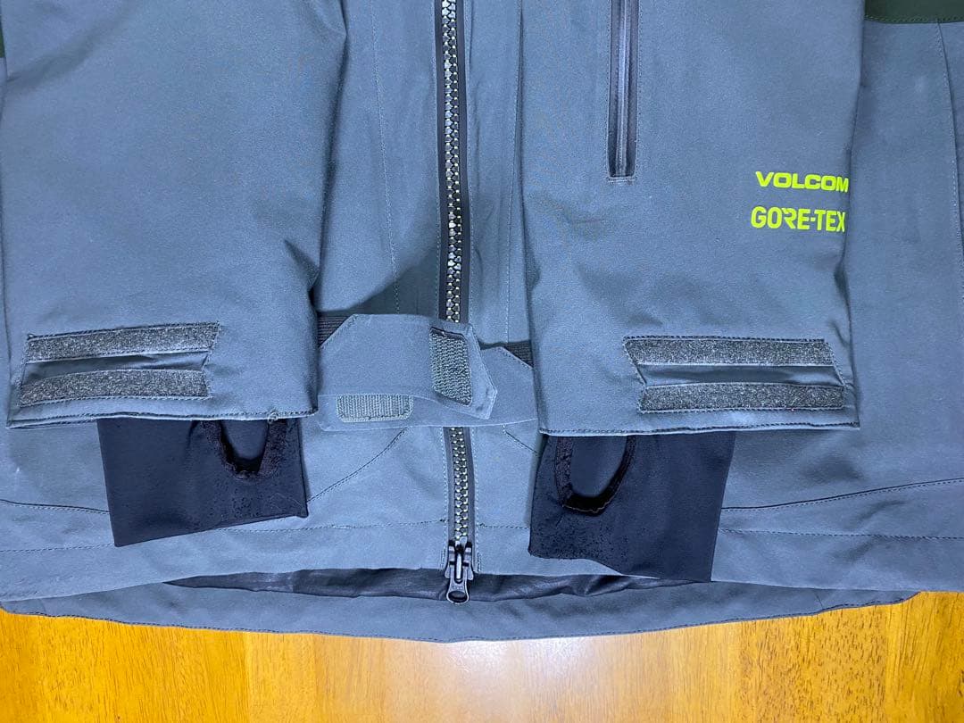 送料無料 国内正規品VOLCOM ゴアテックス ジャケット/ビブパンツ上下セット