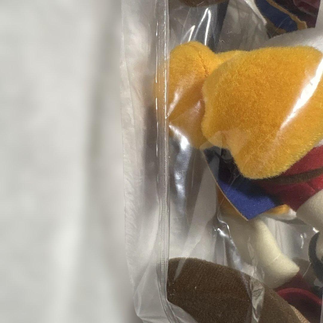 ディズニー　ミッキー ドナルド グーフィー 三銃士 ぬいぐるみバッチ ハウス