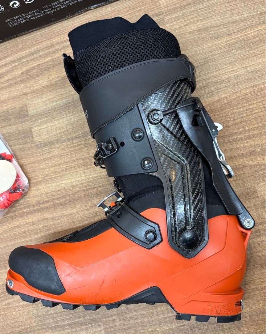 【新品未使用】Arc’teryx Procline Carb 25.5