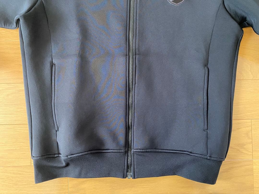 hummel ブラック ジップアップジャケット　ジェフ千葉