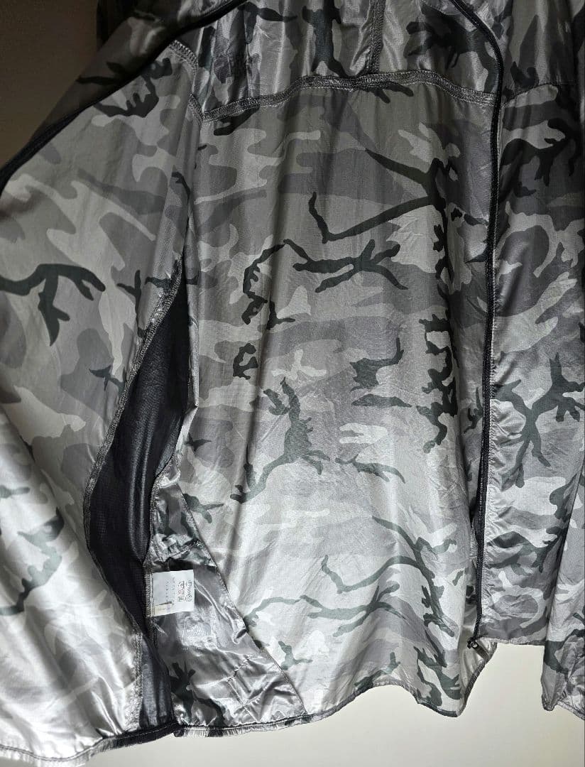 美品 ザ・ノース・フェイス ナイロン ジャケット M グレー系 収納袋付