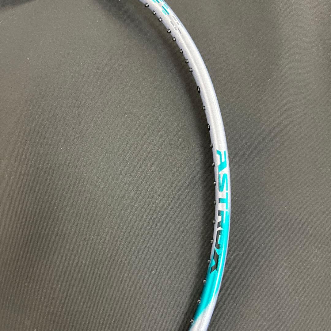 4ug5 アストロクス88Dプロ　新品未使用　ヨネックス　バドミントンラケット