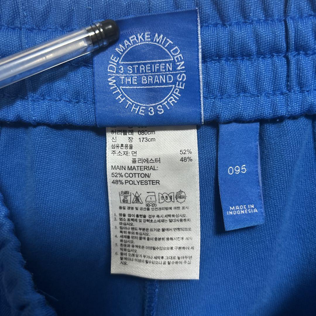 《大人気》adidas originals ☆ジャージパンツ 刺繍ロゴ M 青