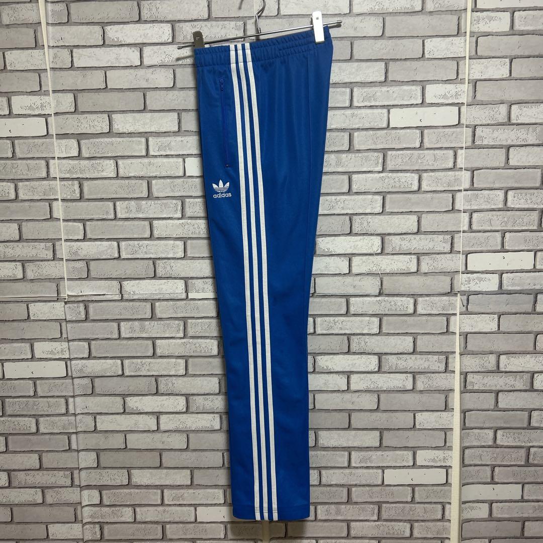 《大人気》adidas originals ☆ジャージパンツ 刺繍ロゴ M 青