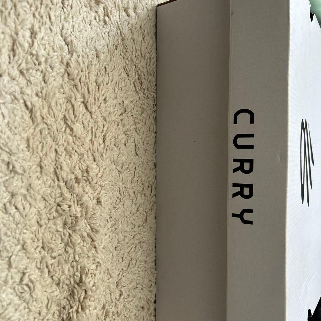 ステフィンカリー　バスケットシューズ　ホワイトゴールド