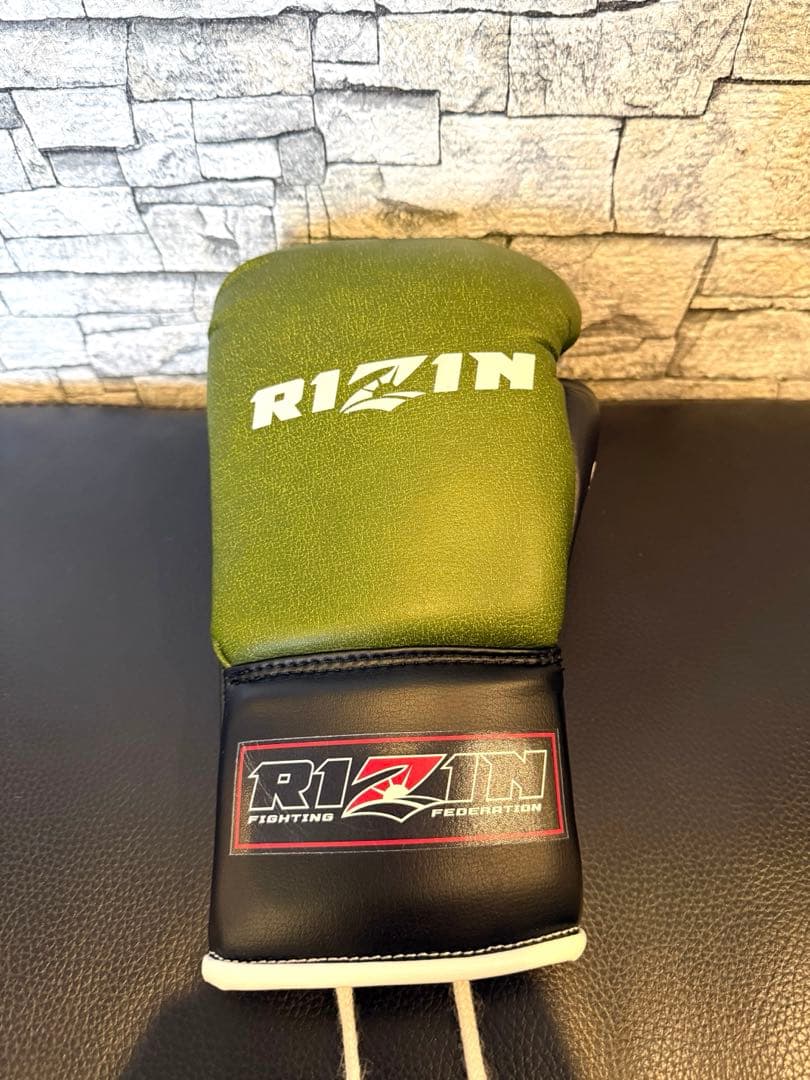 美品　RIZINボクシンググローブ