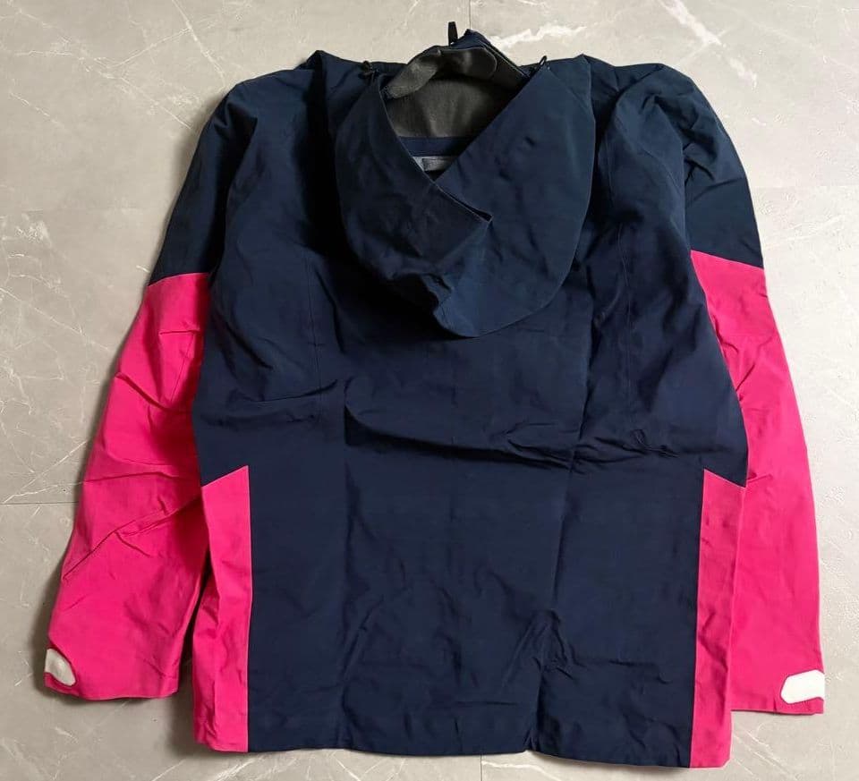 中古品！BURTON AK457 GUIDE GORE-TEX PRO 3L M