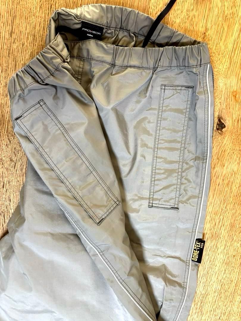 Daiwa ダイワ　レインウェア　ゴアテックス　釣り　Lサイズ　上赤　下ベージュ