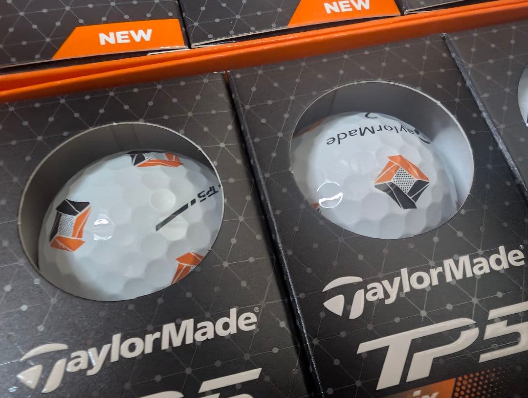 【新品】TaylorMade TP5 pix ゴルフボール 12個入り　2ダース