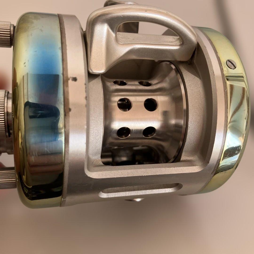 RYOBI VARIUS F300 ベイトリール