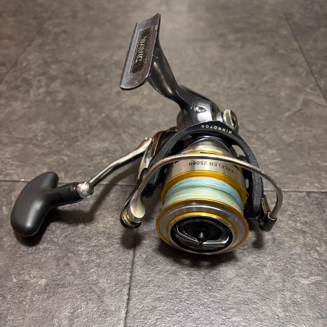 DAIWA ダイワ 17エクセラー 2508RH スピニングリール 中古