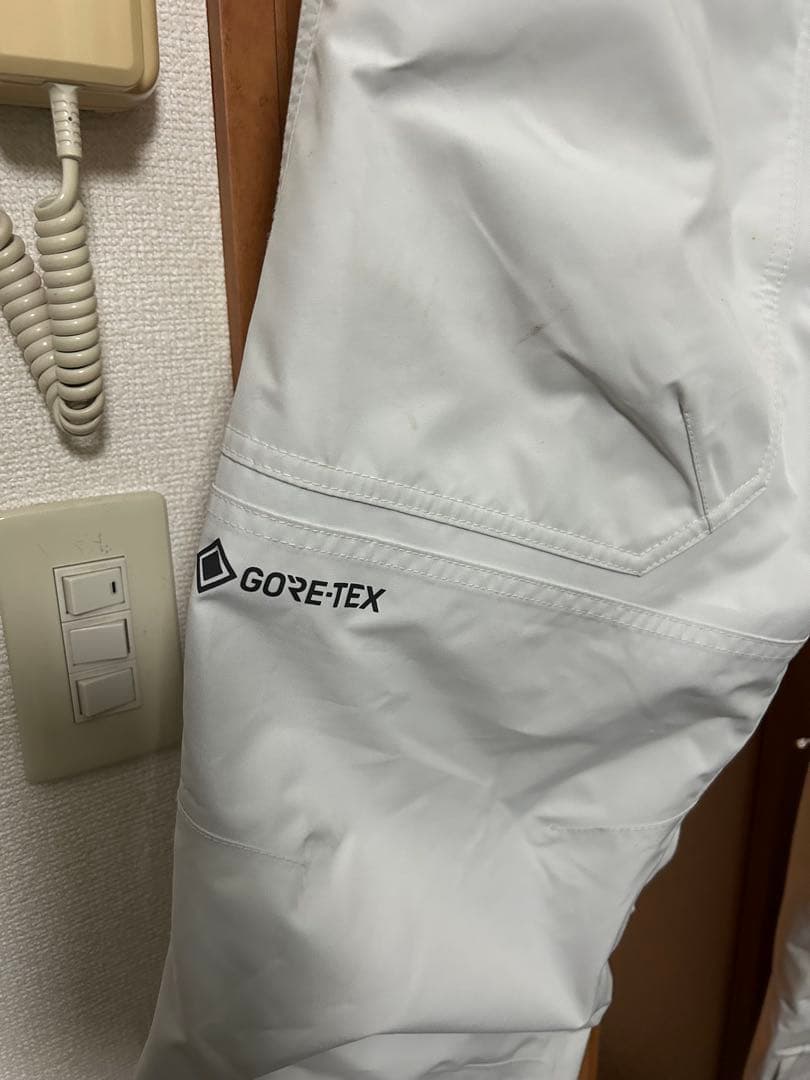 バートン　ウェアBURTON GORE-TEX White パンツ　白
