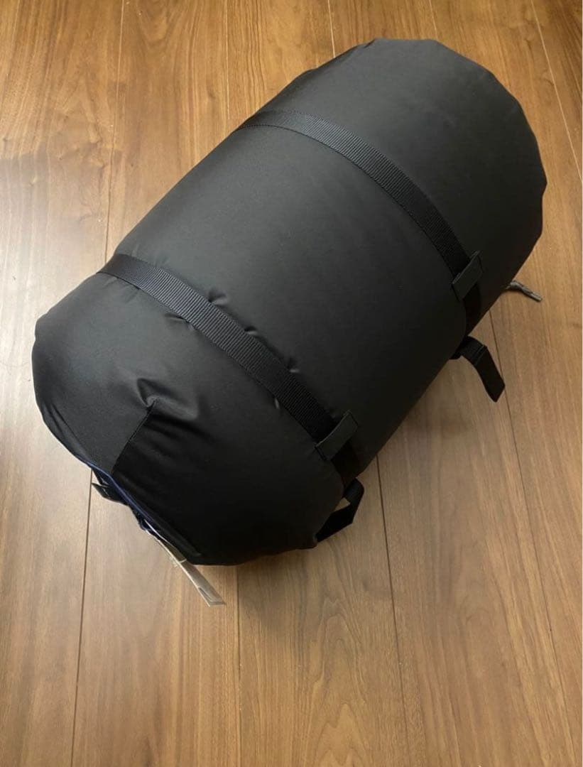 【美品】ISUKA Puff 1100 冬用寝袋シュラフ-35℃対応