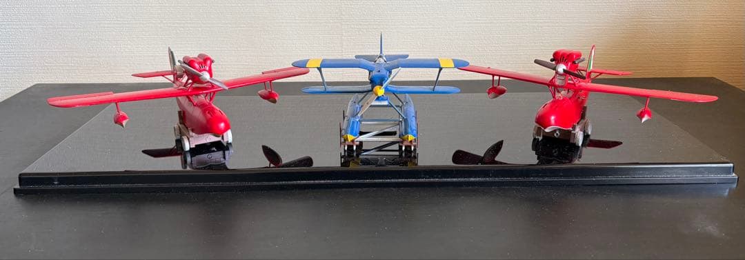 紅の豚　飛行艇3機アクリルケース入り、最終値下げ！