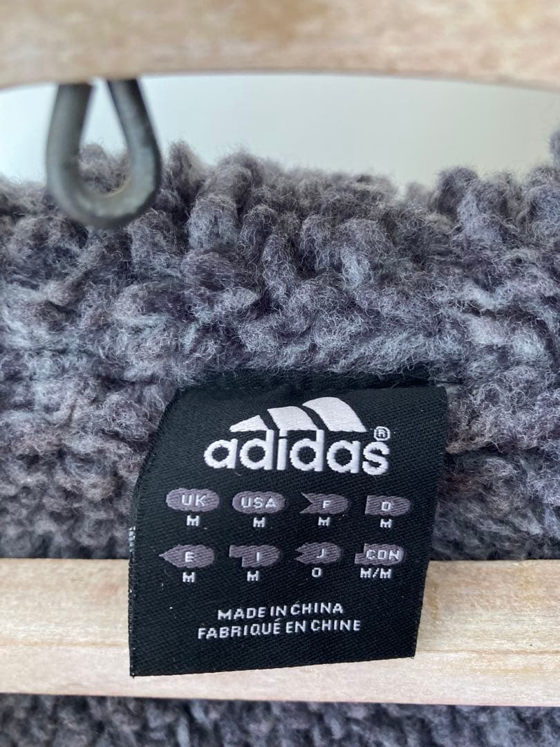 adidasアディダス　中綿　ベンチコート　スポーツ　防寒着　アウトドア　内ボア