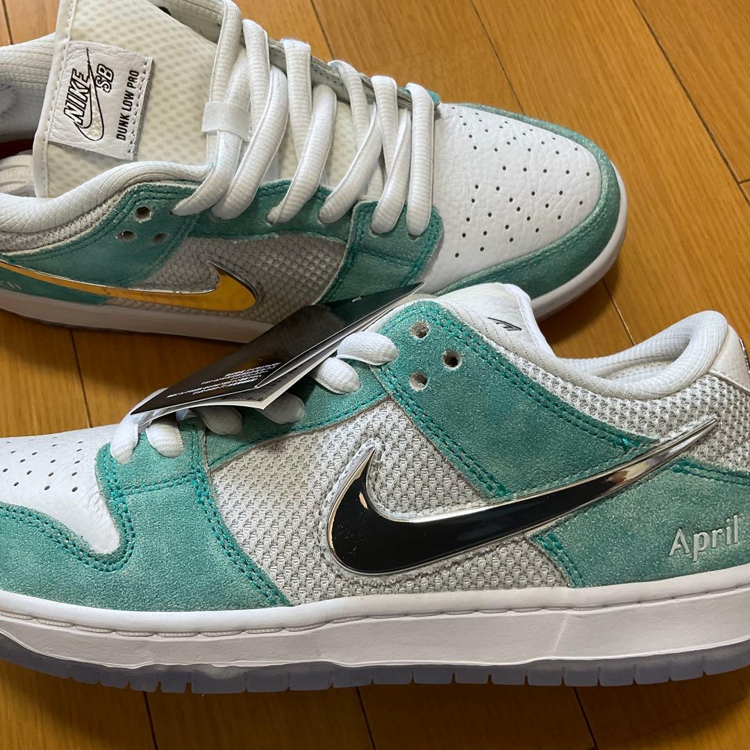 スケートボード APRIL Nike sb Dunk Low Pro