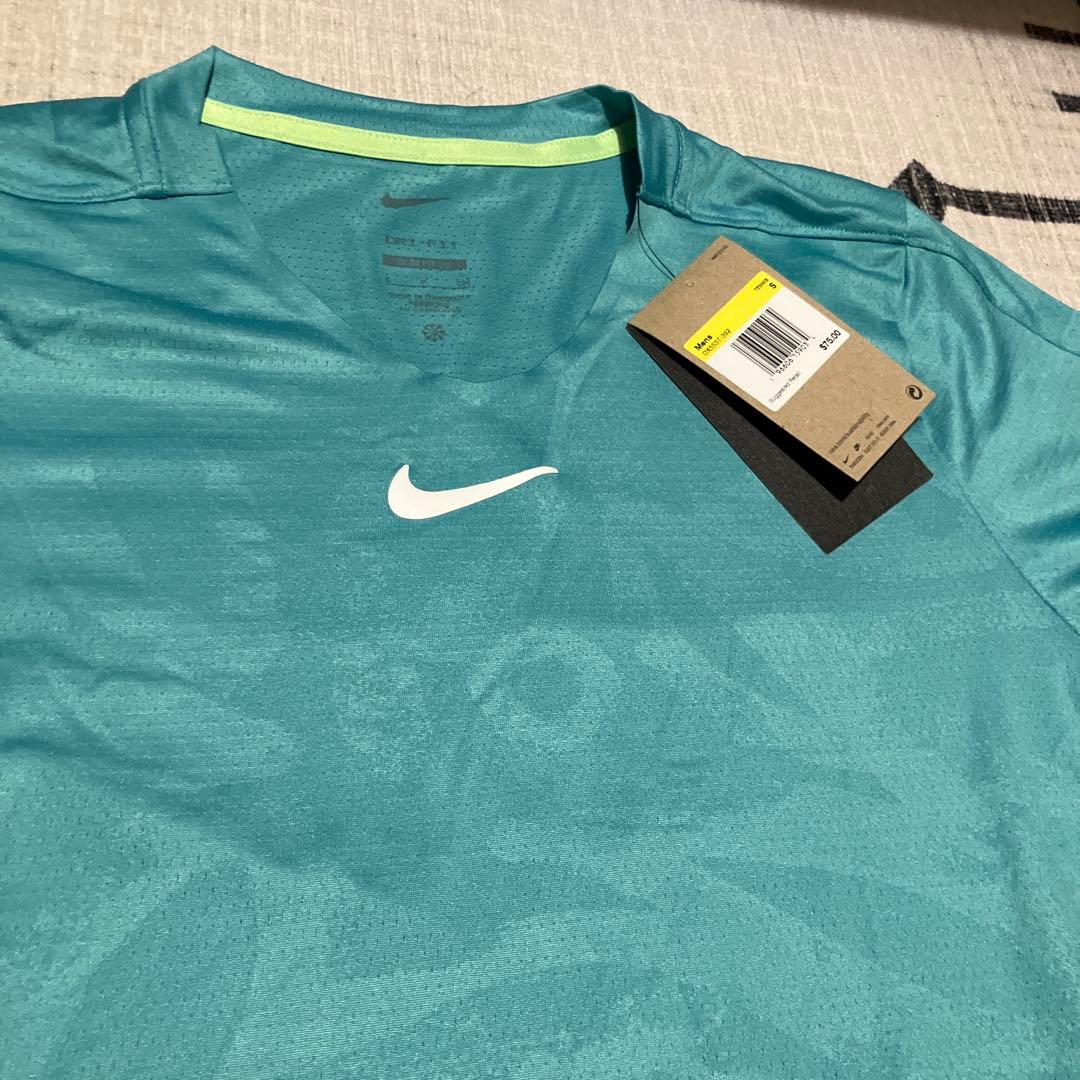 新品未使用 Nike テニスジャージ S水色　スリムフィット