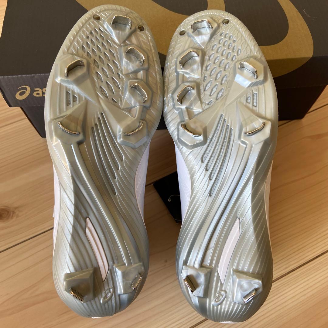 新品未使用　ASICS ゴールドステージ ホワイトスパイク　24.0㎝
