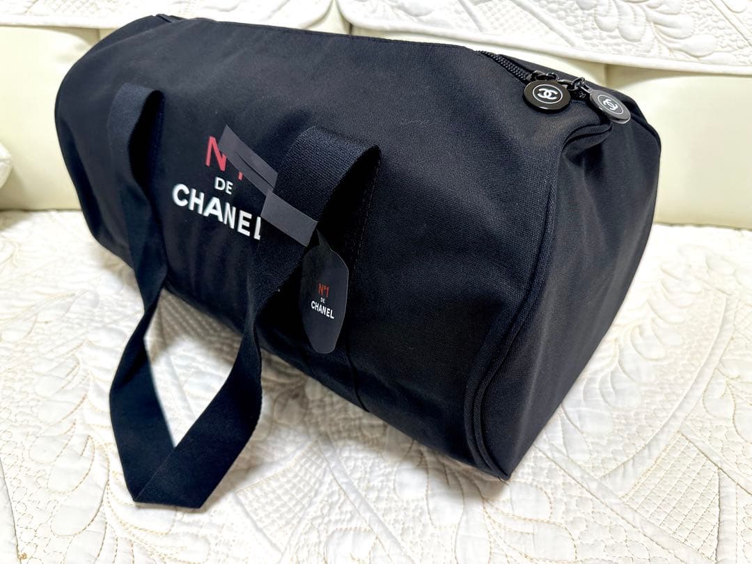 CHANELノベルティ☆ボストンバッグ黒ジムバッグ新品未使用ナイロン地ナイロン