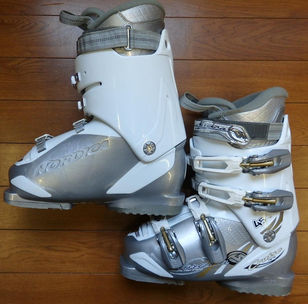 COSMICSURF,NORDICA　板142ｃｍ、ブーツ22.5～23.5ｃｍ