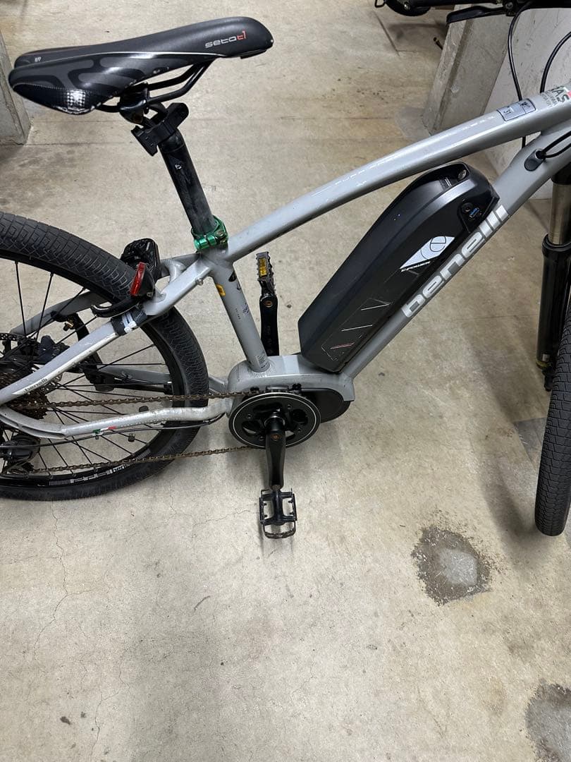 電動アシスト自転車 スポーツタイプ　ベネリ