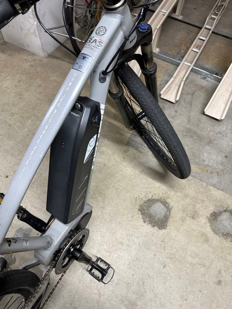電動アシスト自転車 スポーツタイプ　ベネリ