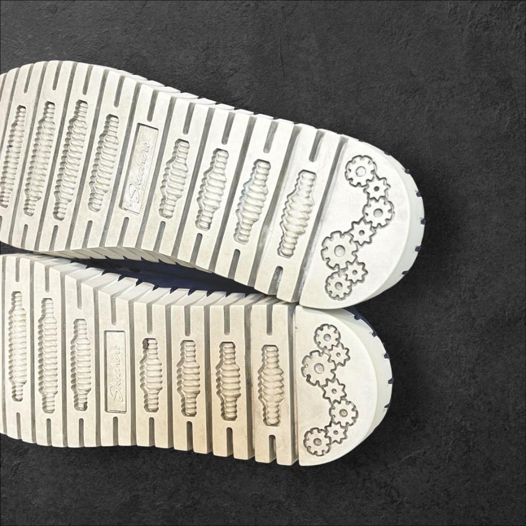 【Skechers】軽量スリッポン Air-Cooled Memory Foam