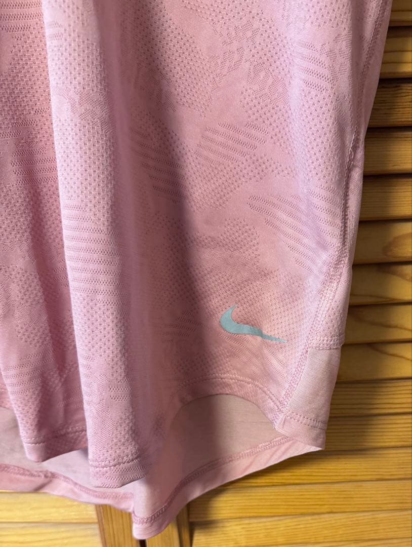 NIKE 新品タグ付き レギンスとTシャツ の2点セット レディース