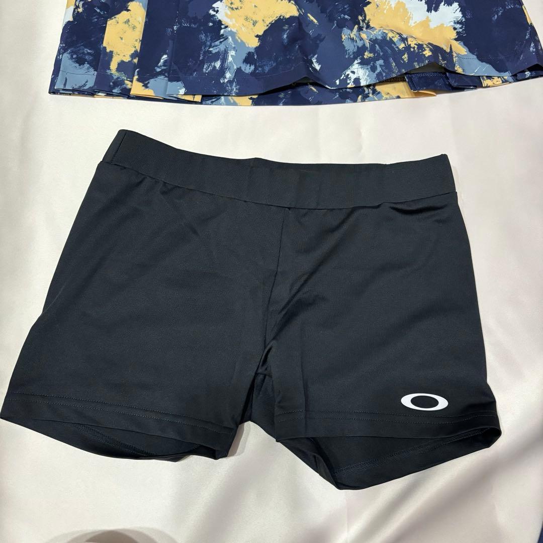 新品Oakley ゴルフ　総柄プリーツスカート　吸汗速乾 撥水性　スタイリッシュ