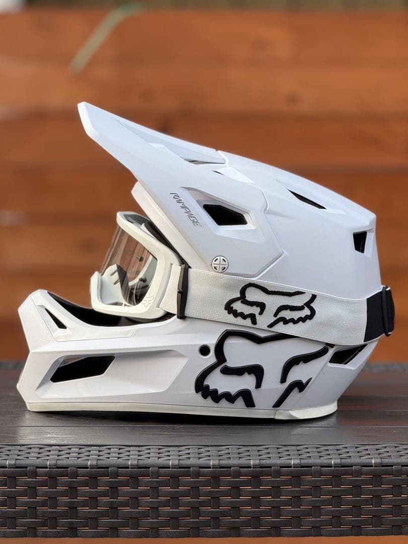 自転車本体 Fox rampage small with fox goggles