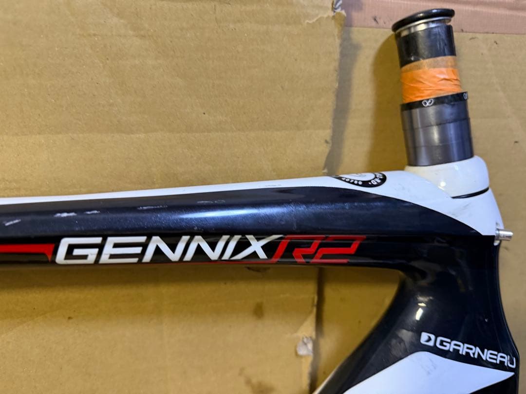 GARNEAU GENNIX R2 ガノー フルカーボン