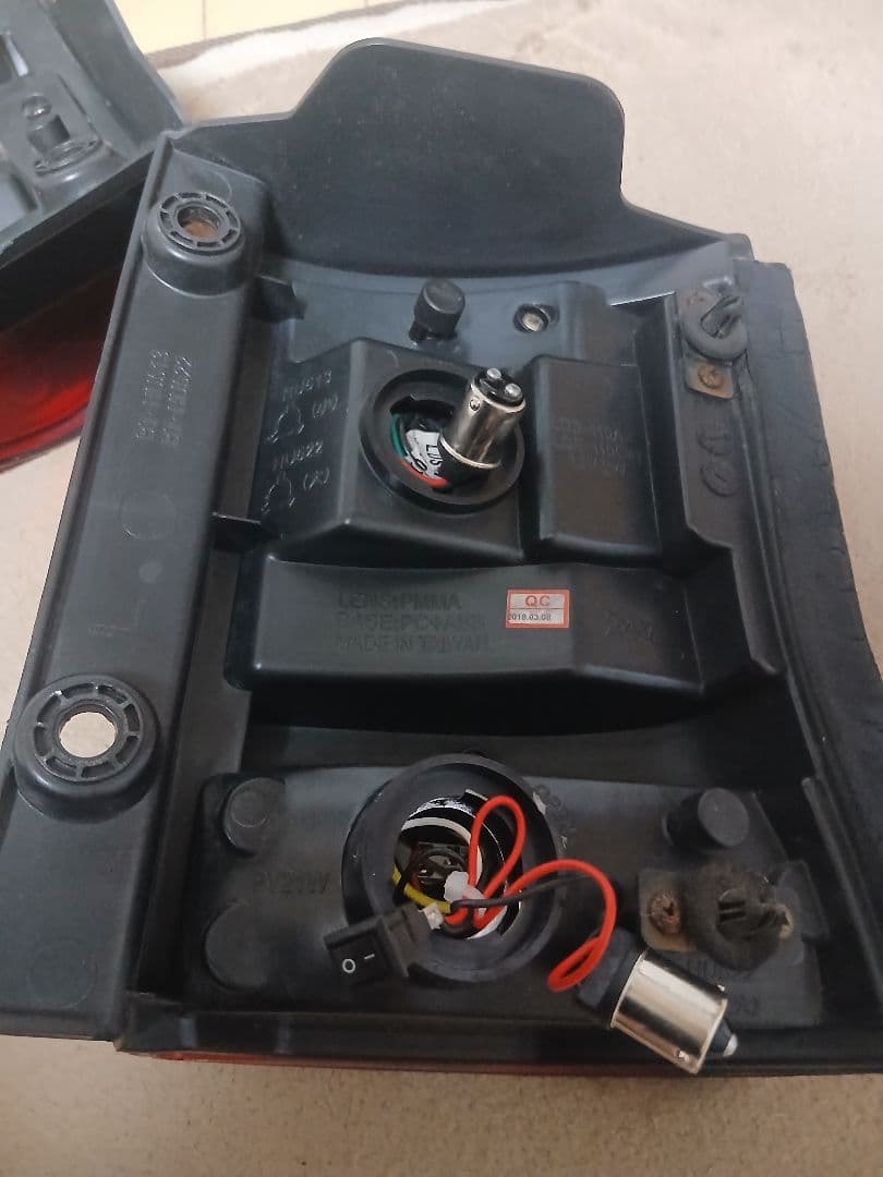 クリスタルアイ L375S/L385S用テールランプ、ガーニッシュ