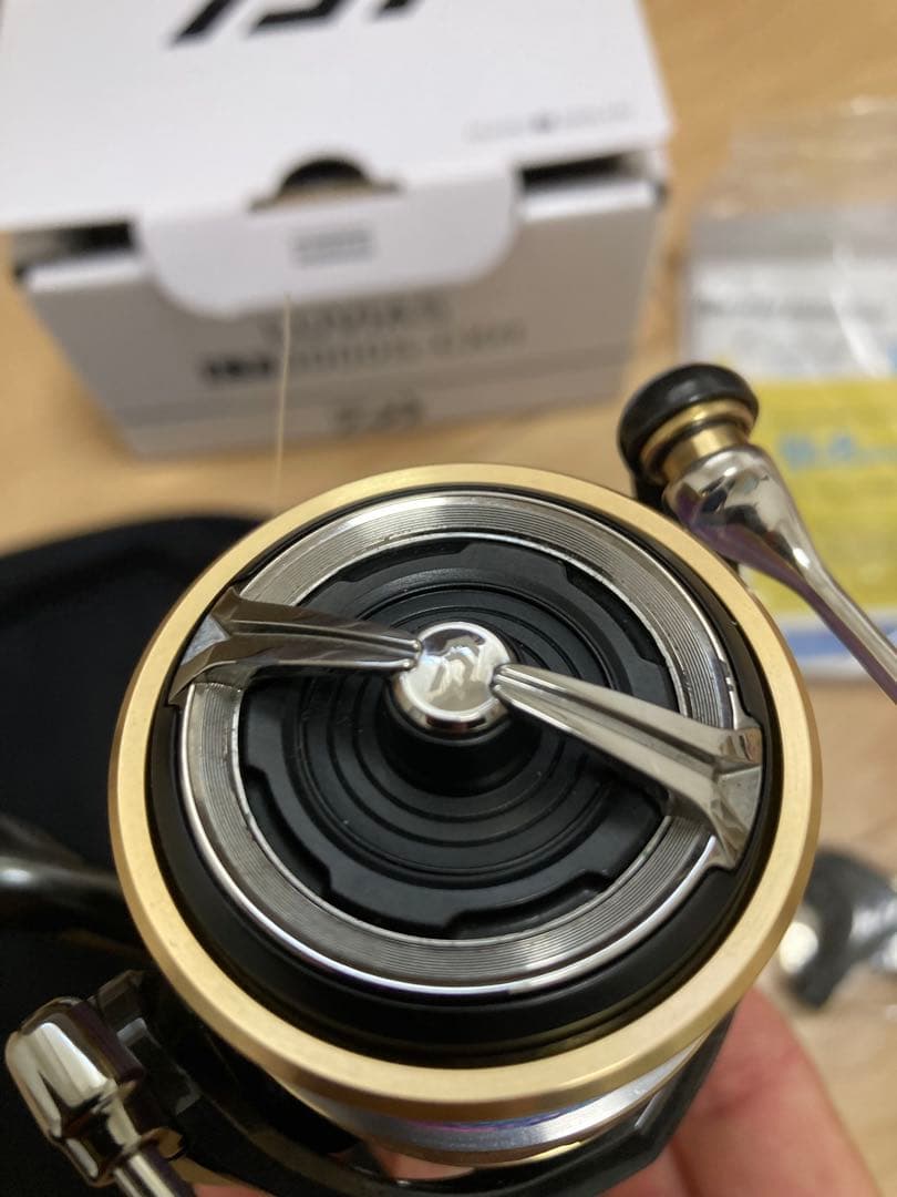 DAIWA LUVIAS LT3000S-CXH スピニングリール
